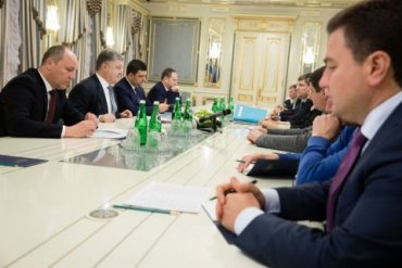 Порошенко встретился с лидерами парламентских фракций