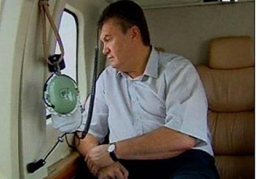 Пилотам вертолета с Януковичем на борту приказывали вернуться в Харьков