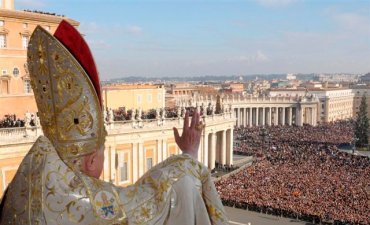 Секс-скандал в Ватикане: 40 священников заказывали себе геев из эскорт-услуг