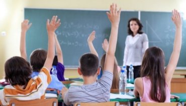 В украинских школах отменят биологию, физику и химию