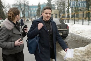Савченко пришла в Раду с гранатами и «стволом»