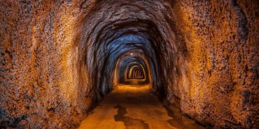 Археолог обнаружил в Берлине дверь, ведущую в тоннели «холодной войны»