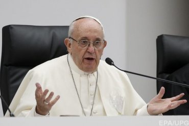 Папа Франциск назвал психами тех, кто ходит к проституткам