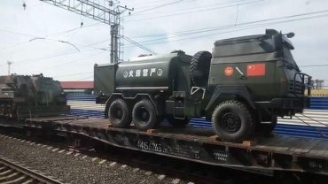 Китайская военная техника вторглась в российскую Сибирь