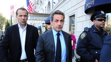 Саркози выпустили из-под стражи