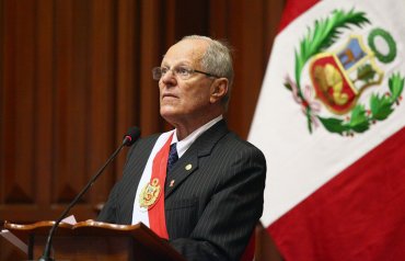 Президент Перу подал в отставку из-за обвинений в коррупции