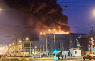 Аниматор ТЦ в Кемерово сообщил, что перед пожаром подростки жгли поролон в игровой комнате