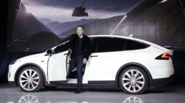 Американская компания Tesla полностью перешла на онлайн продажи