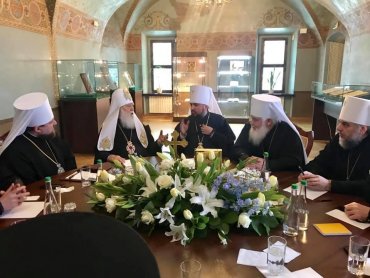 Православная церковь Украины проводит синод