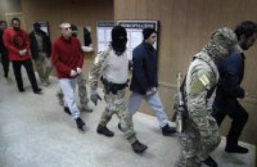 Британия призвала Россию освободить украинских моряков