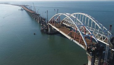 Росгвардия взяла под охрану Крымский мост