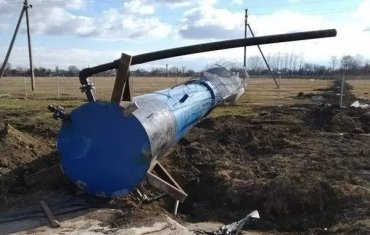 В Тернопольской области из-за сильного ветра упала водонапорная башня