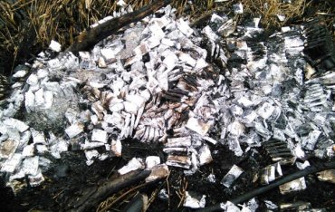 Контрабандисты сожгли 12 ящиков сигарет на границе с Польшей