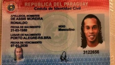 Роналдиньо задержали в Парагвае с поддельным паспортом