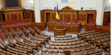 Многотысячные штрафы или тюрьма: парламент принял закон о борьбе с коронавирусом