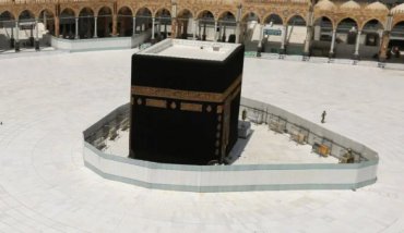 Впервые в истории главные святыни мусульман в Мекке и Медине закрыли