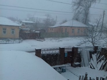 Отдельные области Украины засыпало снегом