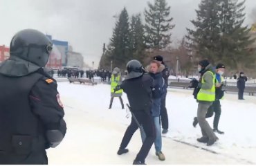 В городах России начались антивоенные протесты