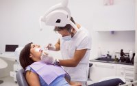Ціни у платній стоматології: чи виправдана вартість послуг у приватних клініках