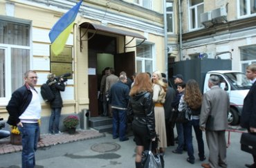 Суд продолжил слушание дела об убийстве Щербаня. И опять без Тимошенко