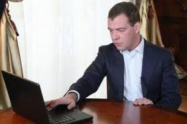 Российский премьер из украинских политиков читает только Медведчука