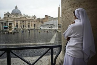 Папа Римский решил не закрывать банк Ватикана