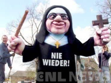 Атеисты в Германии заплатят 30 евро каждому, отрекшемуся от Христа