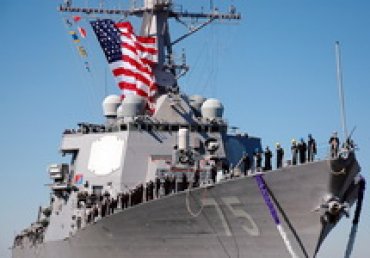 В Черном море Россия устроила провокацию против американского эсминца