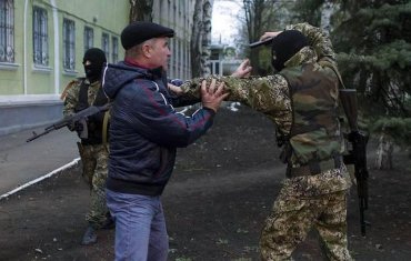Сепаратисты расстреливают на улицах мирных граждан, – мэр Славянска