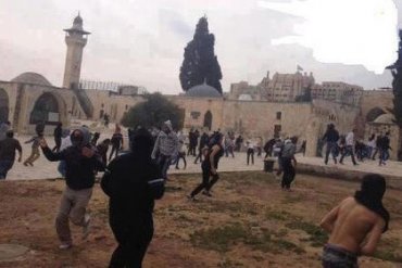 Между мусульманами и полицией в Иерусалиме произошли столкновения