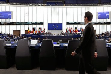Европарламент предложил усилить санкции против России