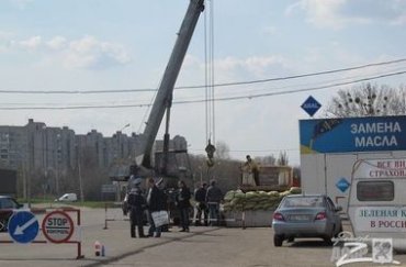 Харьков отгораживается блокпостами от Донецка и Луганска