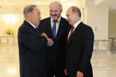 Белоруссия и Казахстан не готовы подписать договор о создании ЕврАзЭС