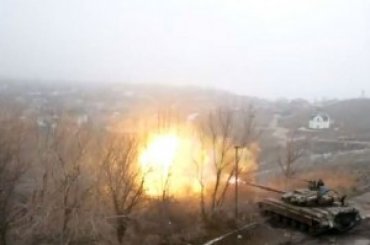 Террористы трижды обстреляли позиции сил АТО из пушек и дважды использовали танки