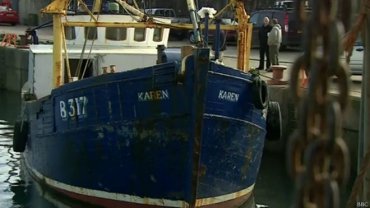 Британские рыбаки поймали в сети российскую подводную лодку
