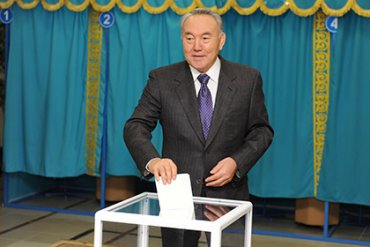 За Назарбаева проголосовали 97,7% избирателей