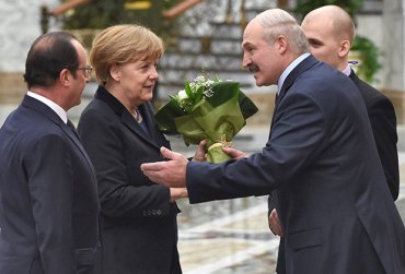 Лукашенко дразнит Москву дружбой с Западом