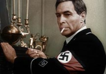Роскомнадзор разрешил использовать в кино нацистскую символику
