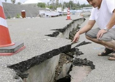 Мощное землетрясние в Японии: число жертв растет