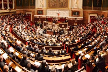 Парламент Франции просит правительство снять санкции с России