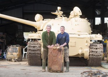 Британец нашел в советском танке золотые слитки