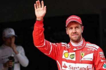 Феттель выиграл Гран-при Бахрейна и вышел в лидеры чемпионата
