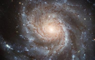 NASA опубликовало завораживающий снимок спиральных галактик