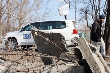Под Луганском подорвался автомобиль ОБСЕ – погиб наблюдатель