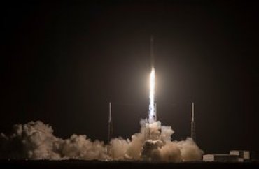 ЅрасеХ готовится к запуску ракеты Falcon 9