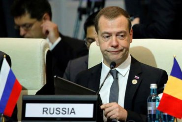 Дмитрия Медведева выдворяют из правительства РФ