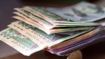В Украине хотят повысить минимальную зарплату до 6200 гривен