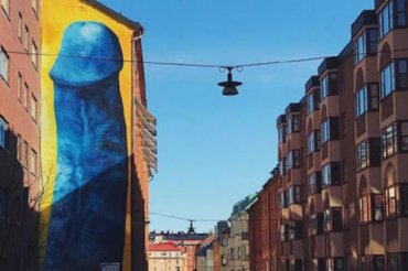 В центре Стокгольма вырос пятиэтажный пенис