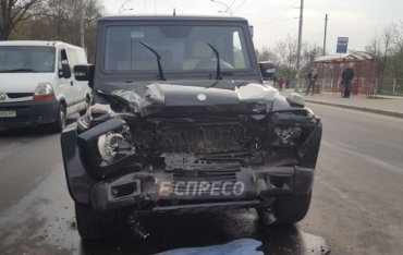 В Киеве пьяный работник автомойки угнал автомобиль и совершил ДТП
