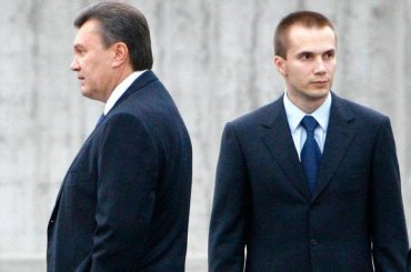 Суд снял арест с миллионов Януковича